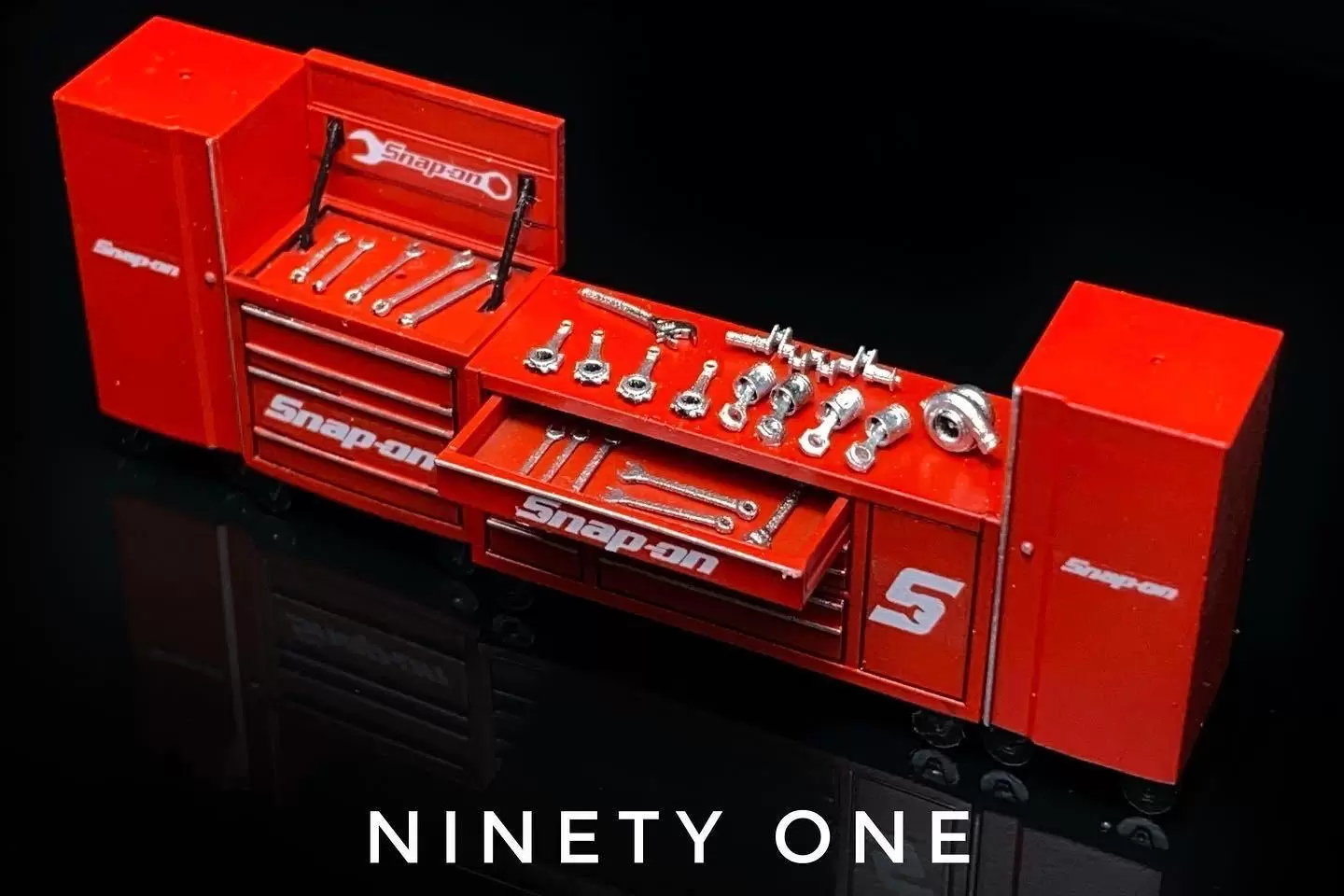 SET 10 : Classic Tool Table - Image 2