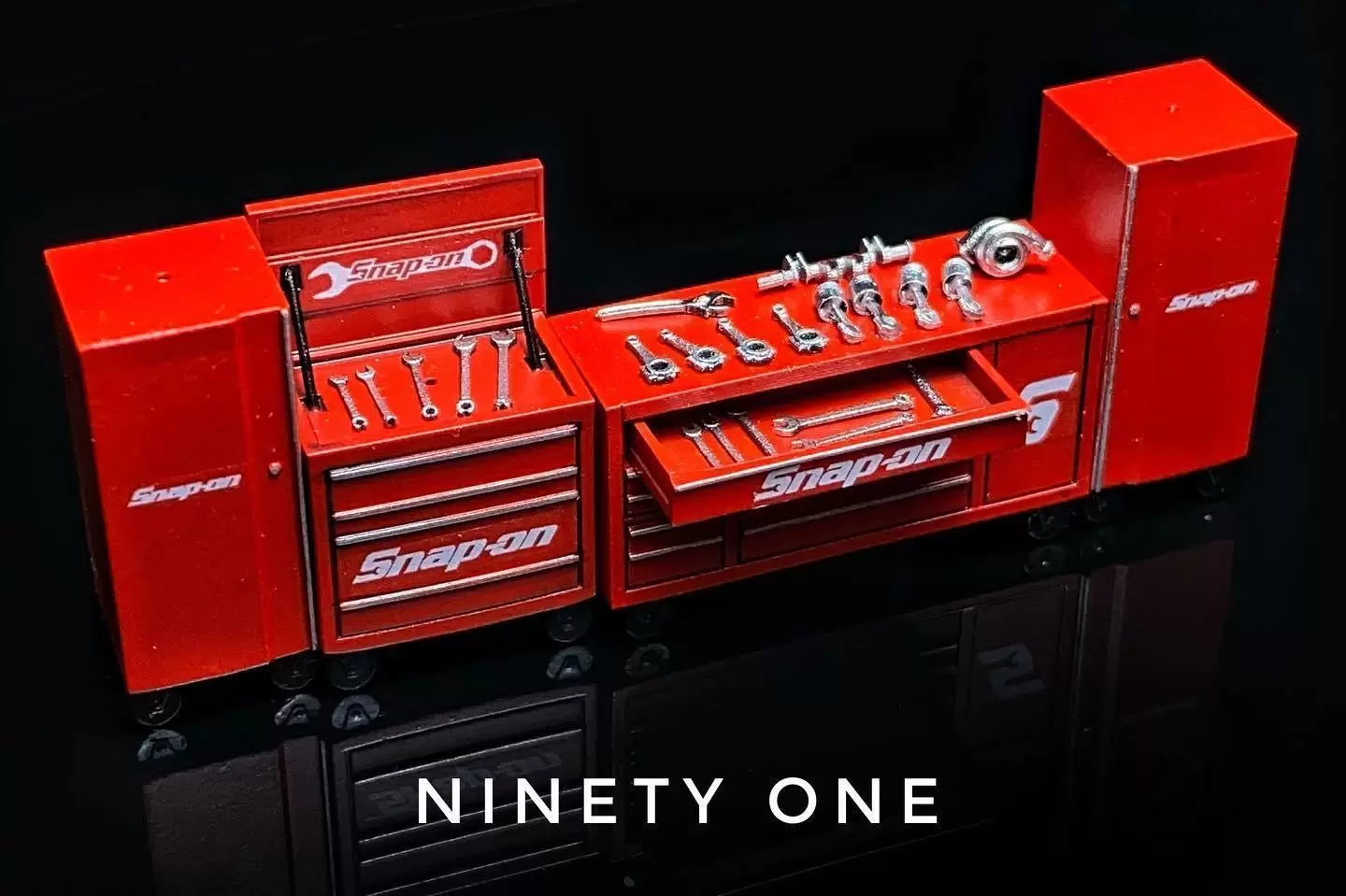 SET 10 : Classic Tool Table - Image 3