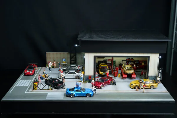 Open Preorder Diorama Garage - Image 16