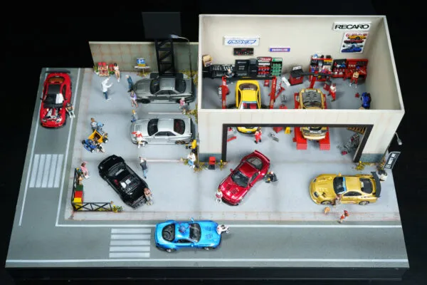Open Preorder Diorama Garage - Image 19