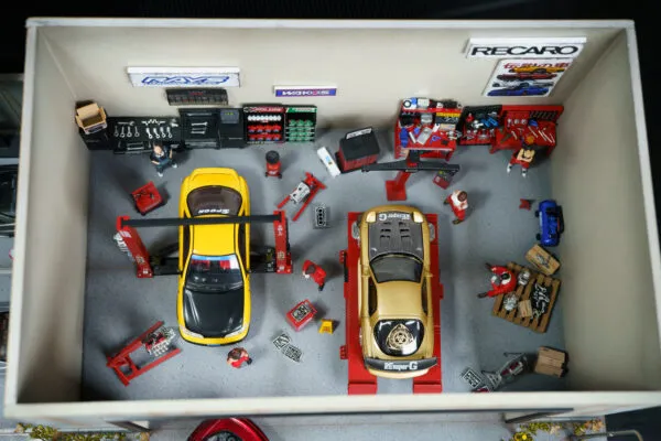 Open Preorder Diorama Garage - Image 20
