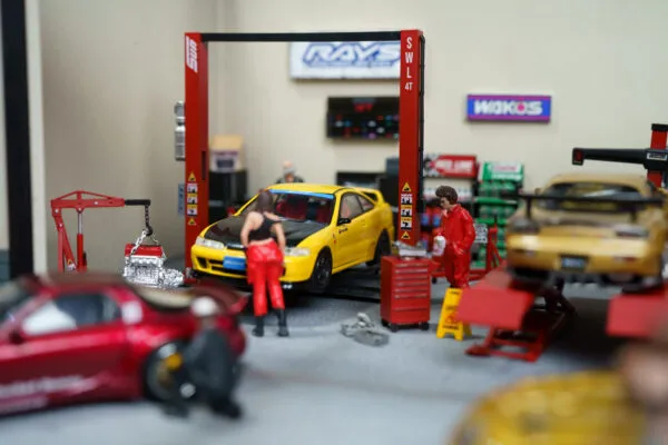 Open Preorder Diorama Garage - Image 22