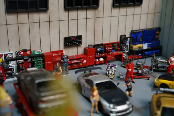 Open Preorder Diorama Garage5 - Image 23