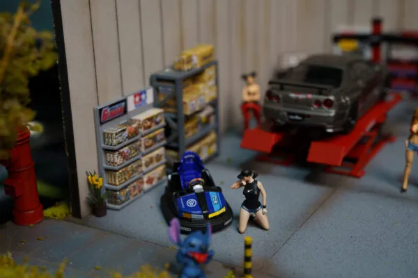 Open Preorder Diorama Garage5 - Image 36